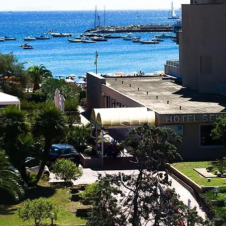 Select Hotel